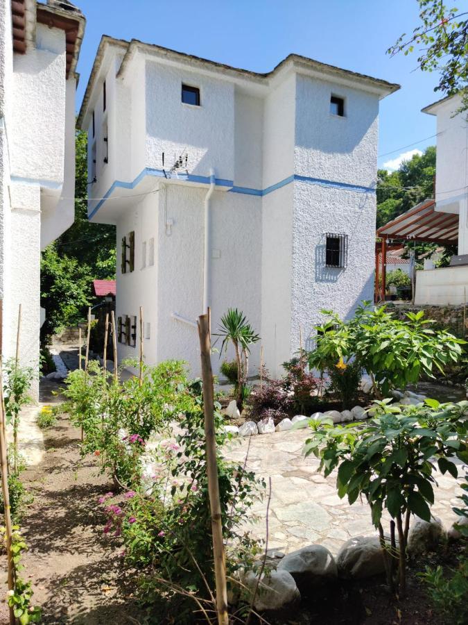Flower House Хорефто Екстер'єр фото